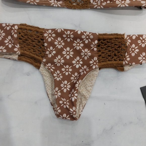 Acacia Daisy Block Bikini Set - Picture 4 of 9